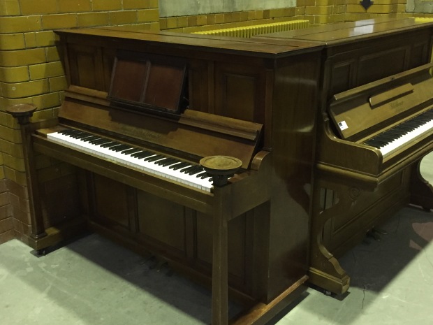 Britannia Piano Auctions Christmas Auction buy sell best way